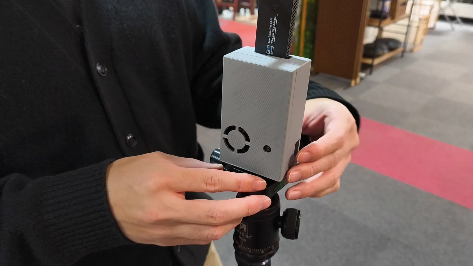 スポーツフォーム解析システム WOLFY専用カメラの三脚設置例